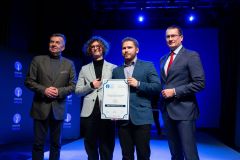 11-Minister-Nauki-Dariusz-Wieczorek-i-przewodniczacy-jury-StRuNa-2024-profesor-Hubert-Kowalski